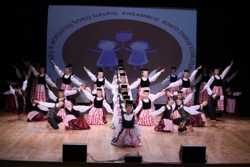  Mažeikių choreografijos mokyklos vaikų ir jaunimo
 liaudiškų šokių studija „Kauškutis